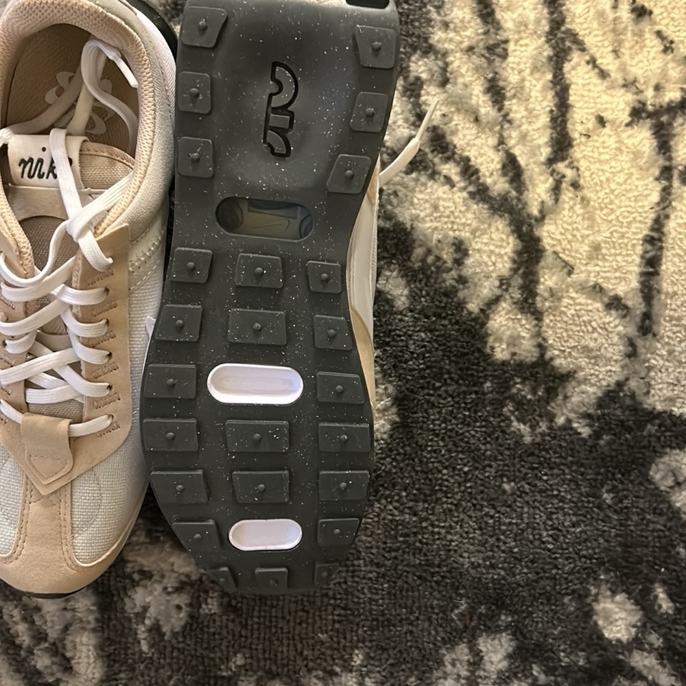 Nike Running shoes - Picture 4 of 5